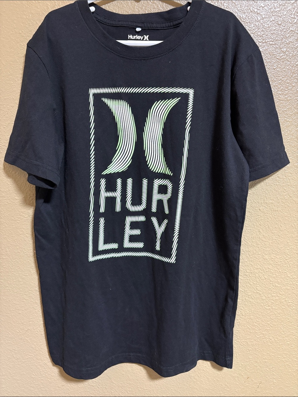 Hurley Youth Boy's Black Short Sleeve Hurley Graphic Print T-Shirt Size 14/16